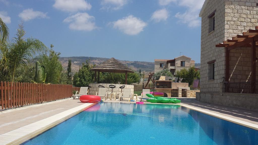 Stephanie Villa Simou Bagian luar foto