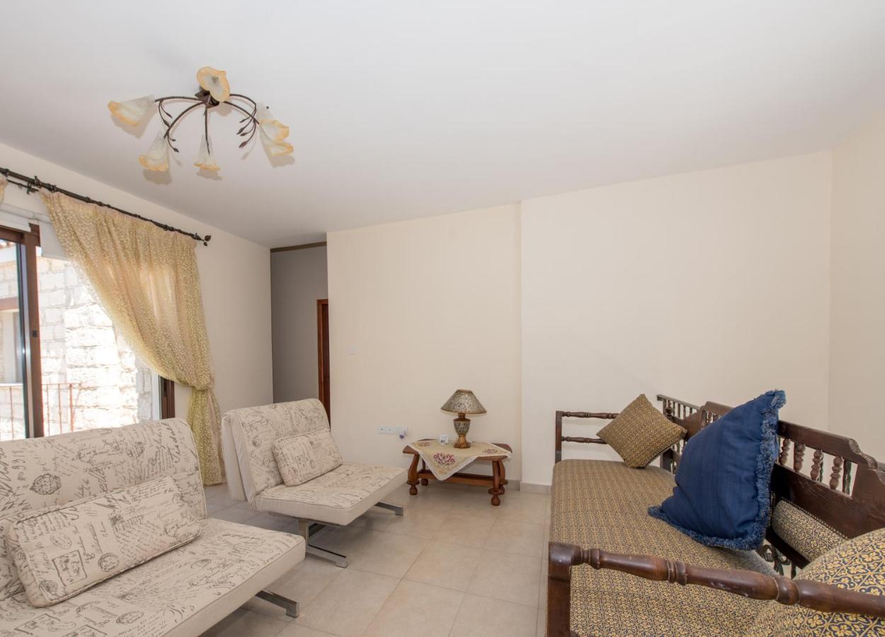 Stephanie Villa Simou Bagian luar foto