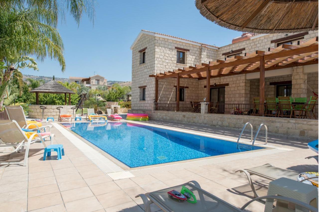 Stephanie Villa Simou Bagian luar foto